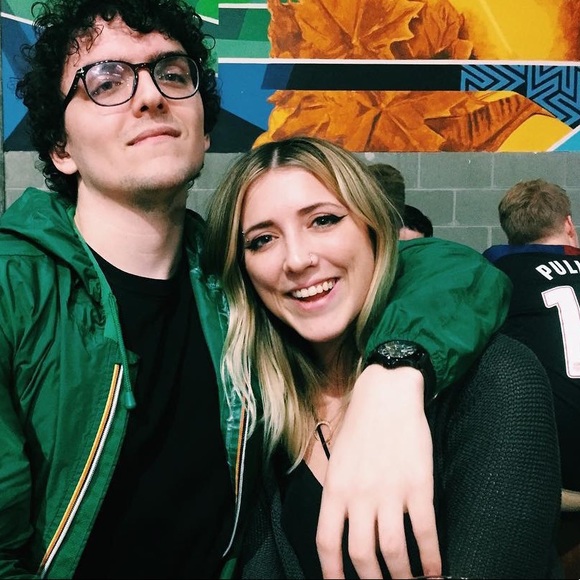 MEET YOUR POSHER!! - Picture 4 of 5